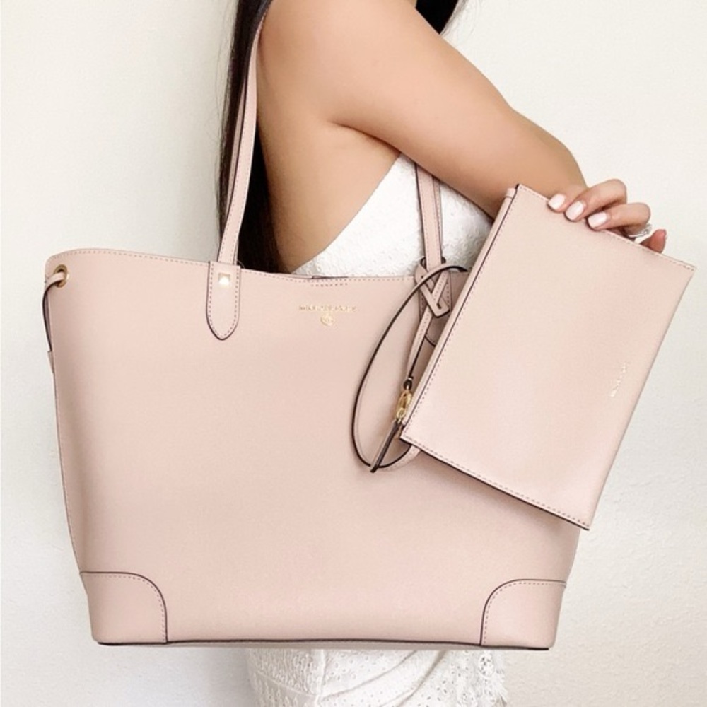 Brand Michael Kors
Edith Large Saffiano Leather Tote Bag - Picture 5 of 14